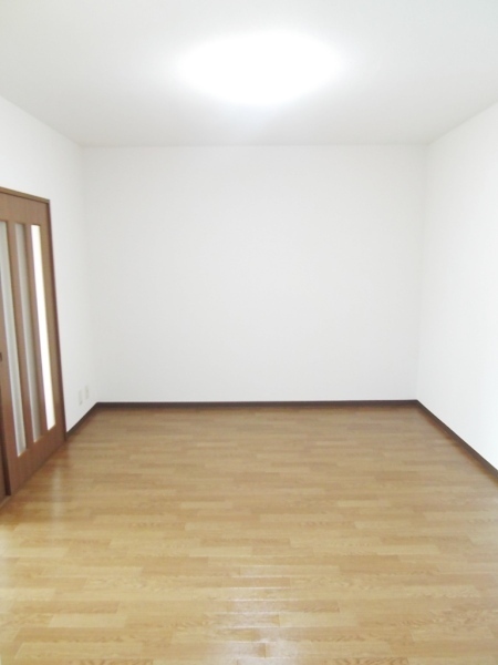 Living and room. The living room is a picture