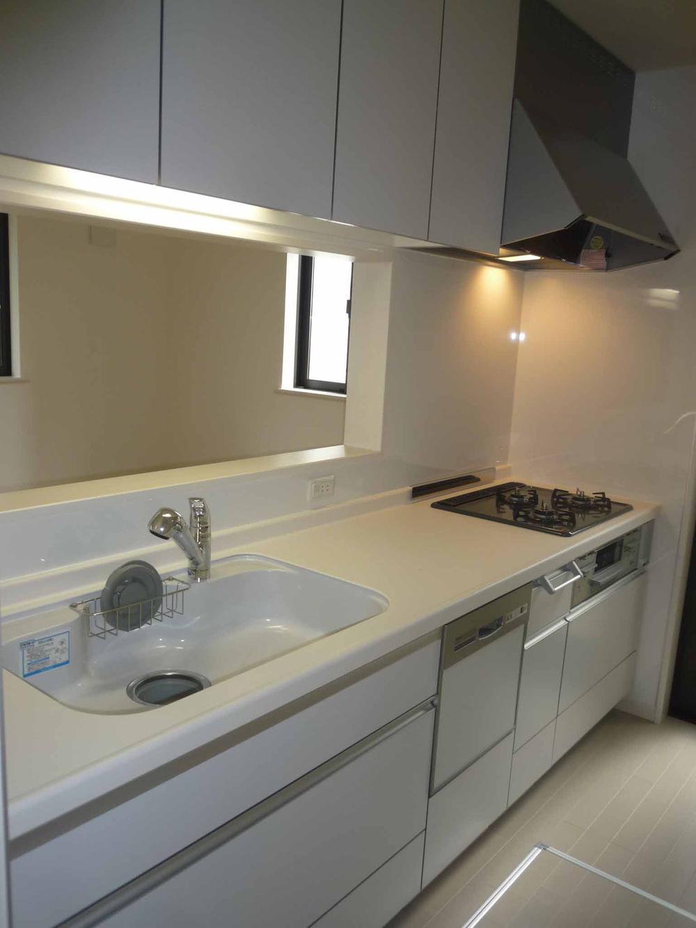 Same specifications photo (kitchen)