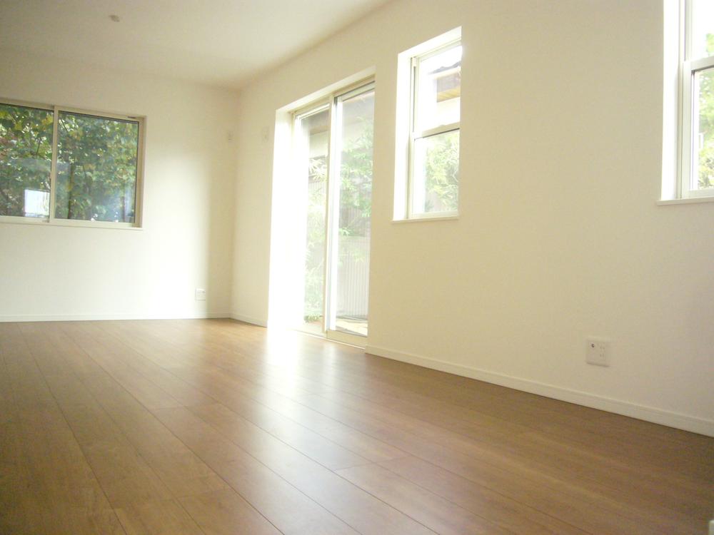 Living. E Building Indoor (November 28, 2013) Shooting