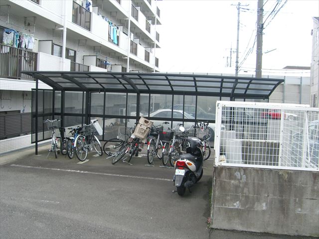 Other. On-site bicycle parking.  ・