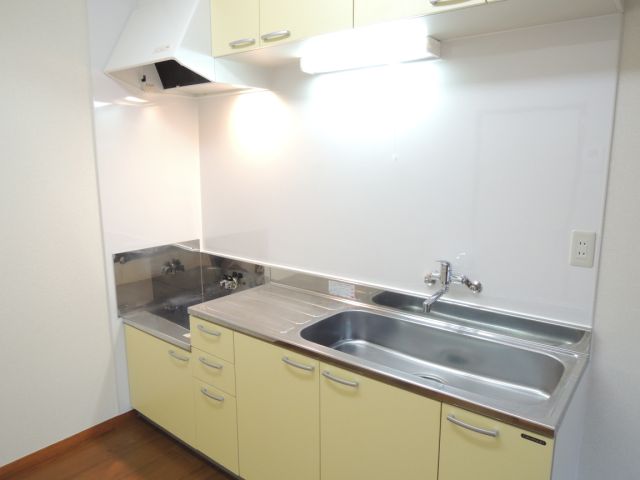 Kitchen. Large kitchen ☆