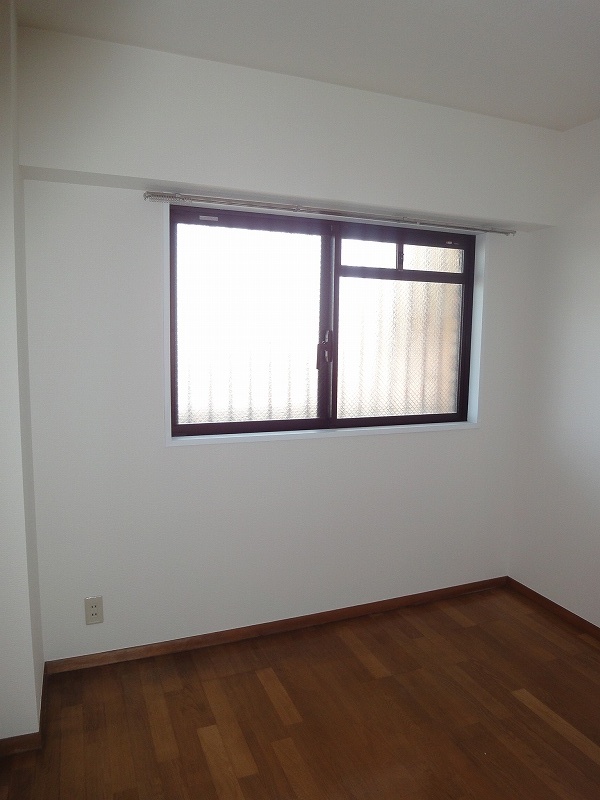 Other room space. Western-style 4.9 Pledge