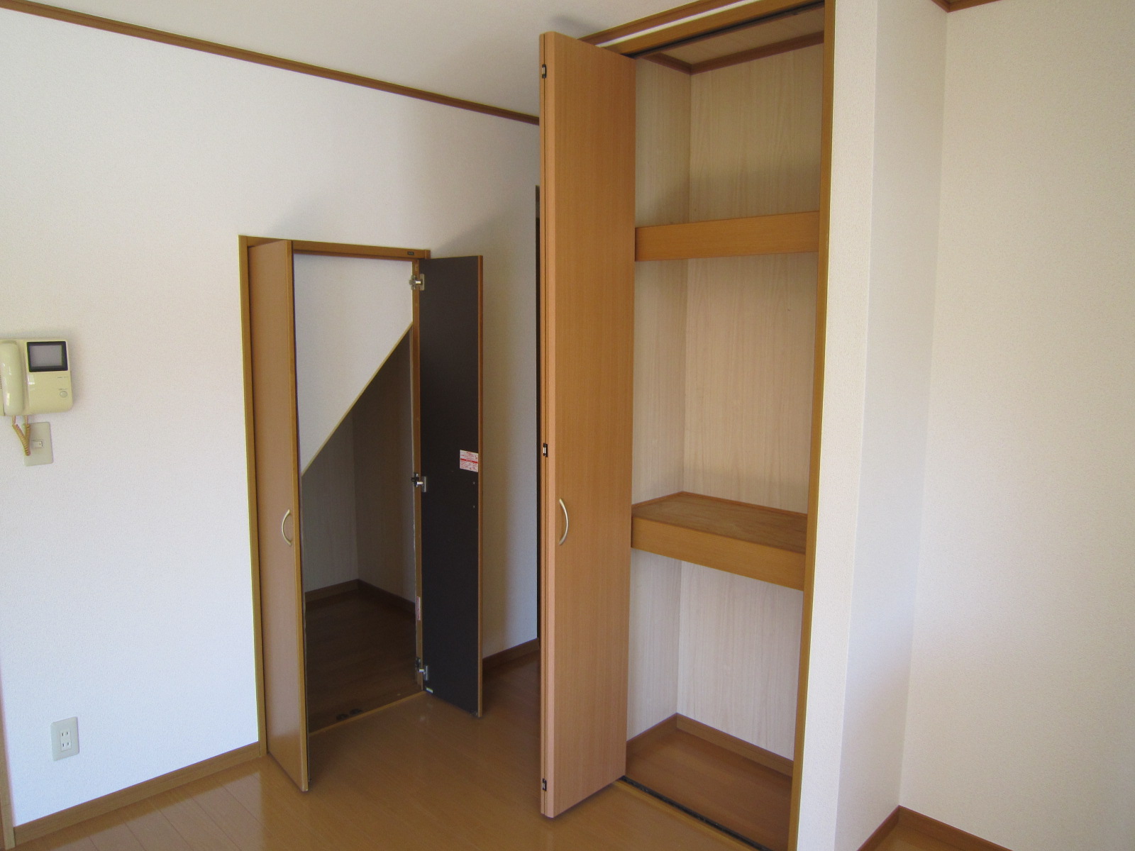 Receipt. Living storage