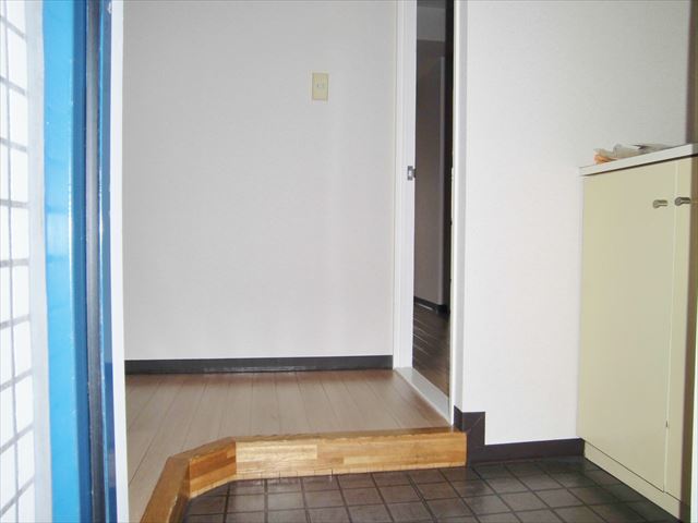 Entrance. Entrance ・ Shoe box