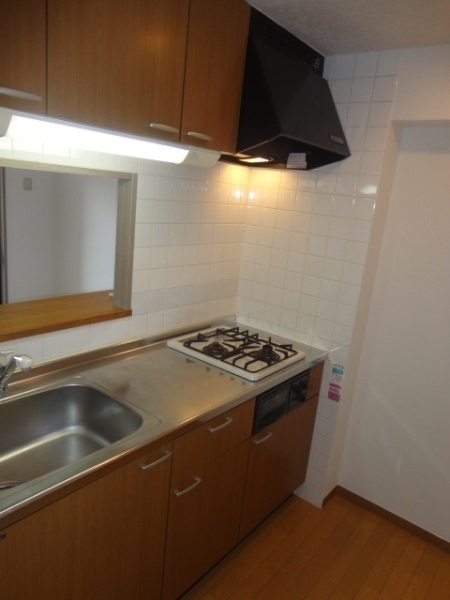 Kitchen. Please see local Come