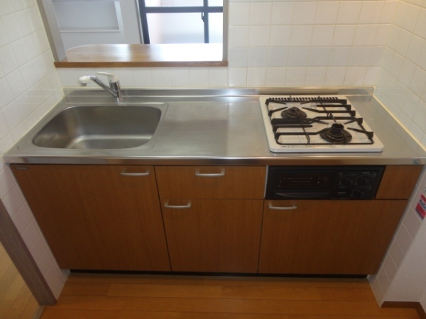 Kitchen. Please see local Come