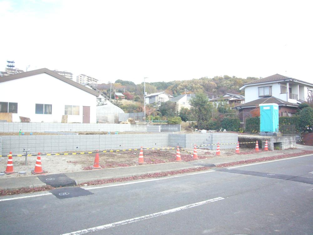 Local photos, including front road. Local (November 28, 2013) Shooting