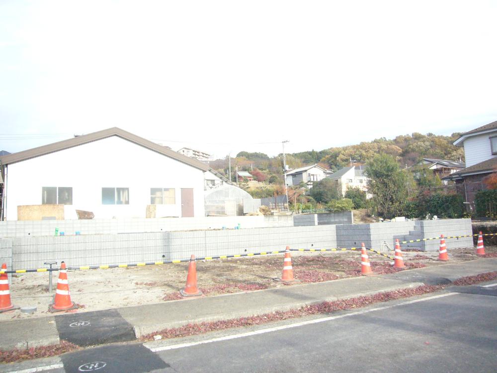 Local photos, including front road. Local (November 28, 2013) Shooting