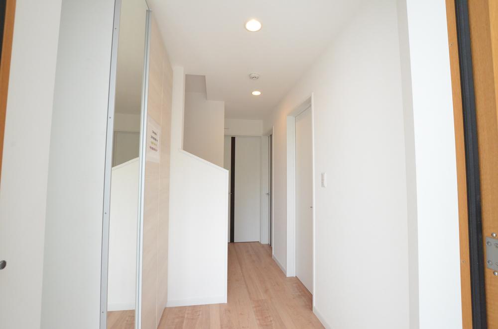 Entrance. Local (08 May 2013) Shooting