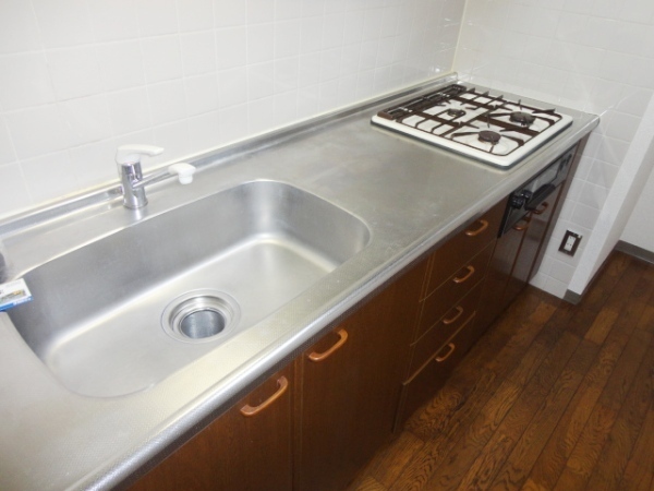 Kitchen. Please see local Come