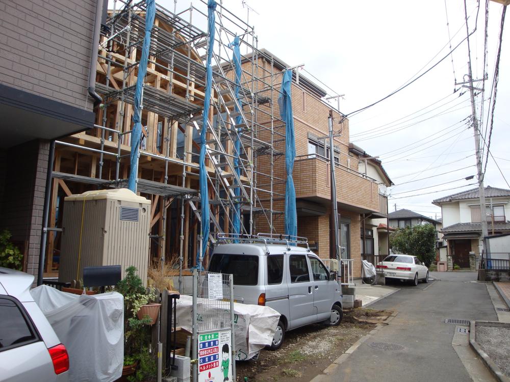 Local photos, including front road. Local (October 22, 2013) Shooting