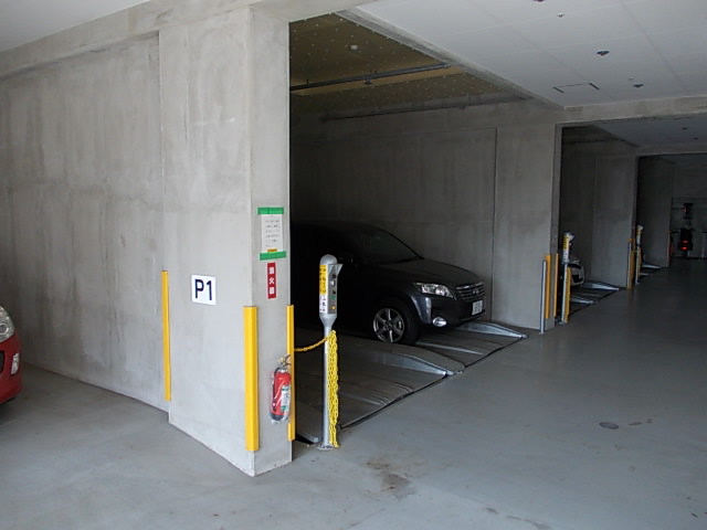 Other. 0m to the parking lot (Other)