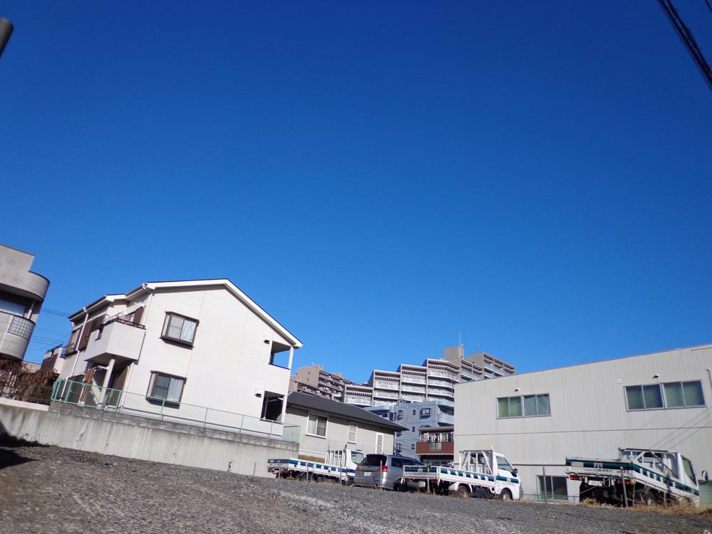 Local land photo. Local is a quiet residential area that contains one from the street. Local (12 May 2013) Shooting