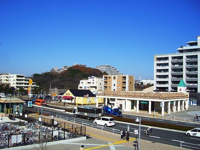 station. 1100m to Kita Yamata Station