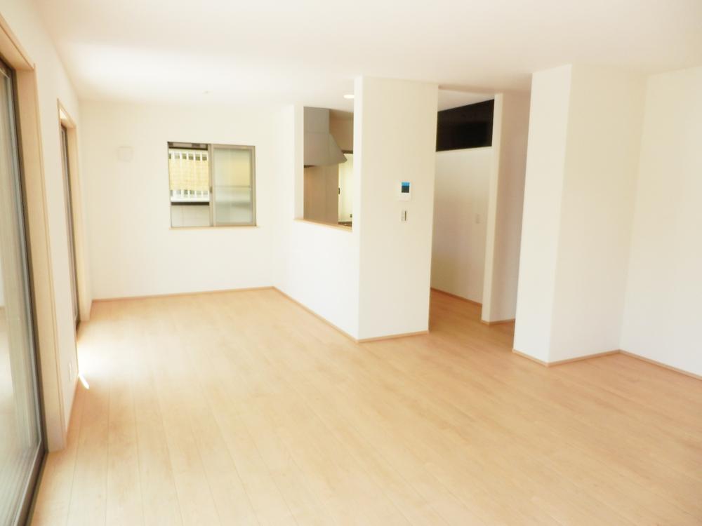 Same specifications photos (living). The company specification example It is a photograph of the living.