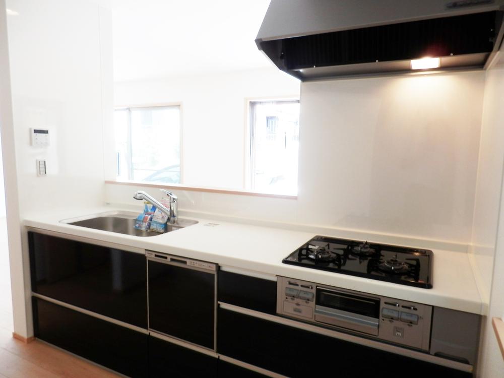 Same specifications photo (kitchen). The company specification example It is a photograph of the kitchen