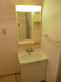 Washroom. Please leave also arrange Internet! 