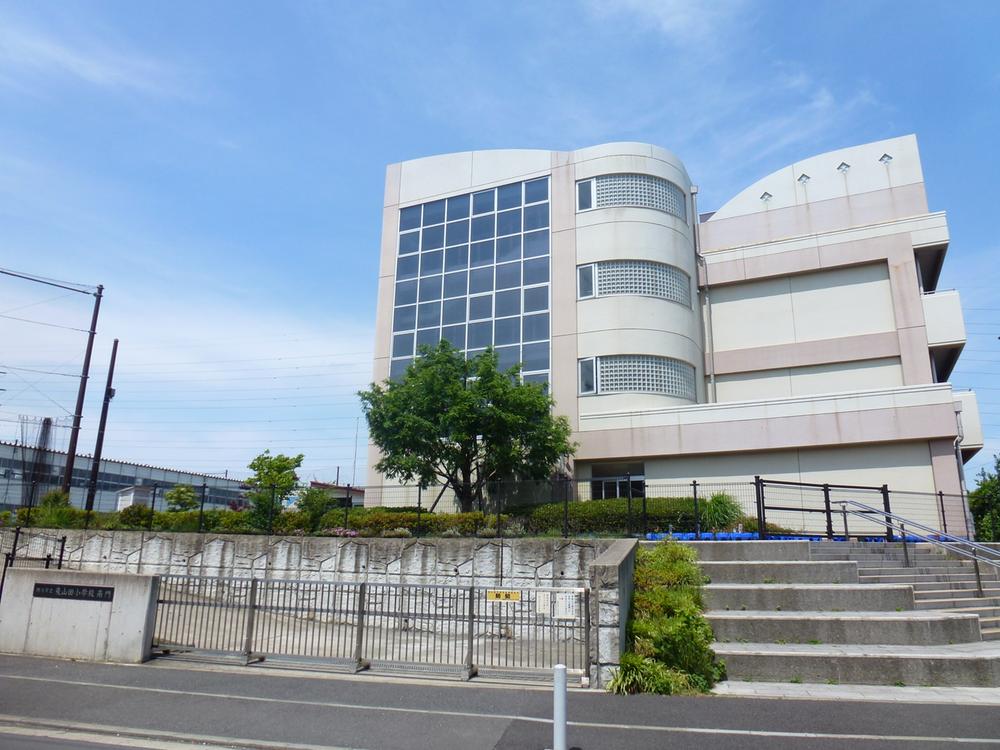 Junior high school. 1083m to Yokohama Municipal Higashiyamata junior high school