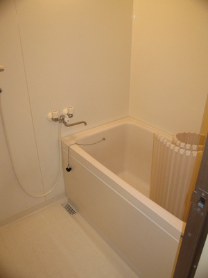 Bath. ※ The photograph is an image.