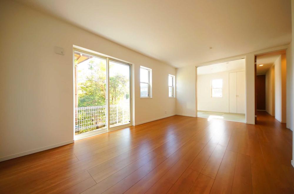 Living. Indoor (12 May 2013) Shooting, It is living with floor heating.