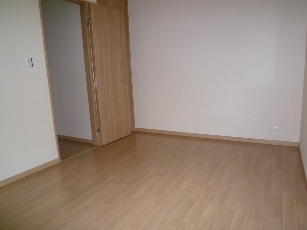 Non-living room. Indoor (November 5, 2013) Shooting