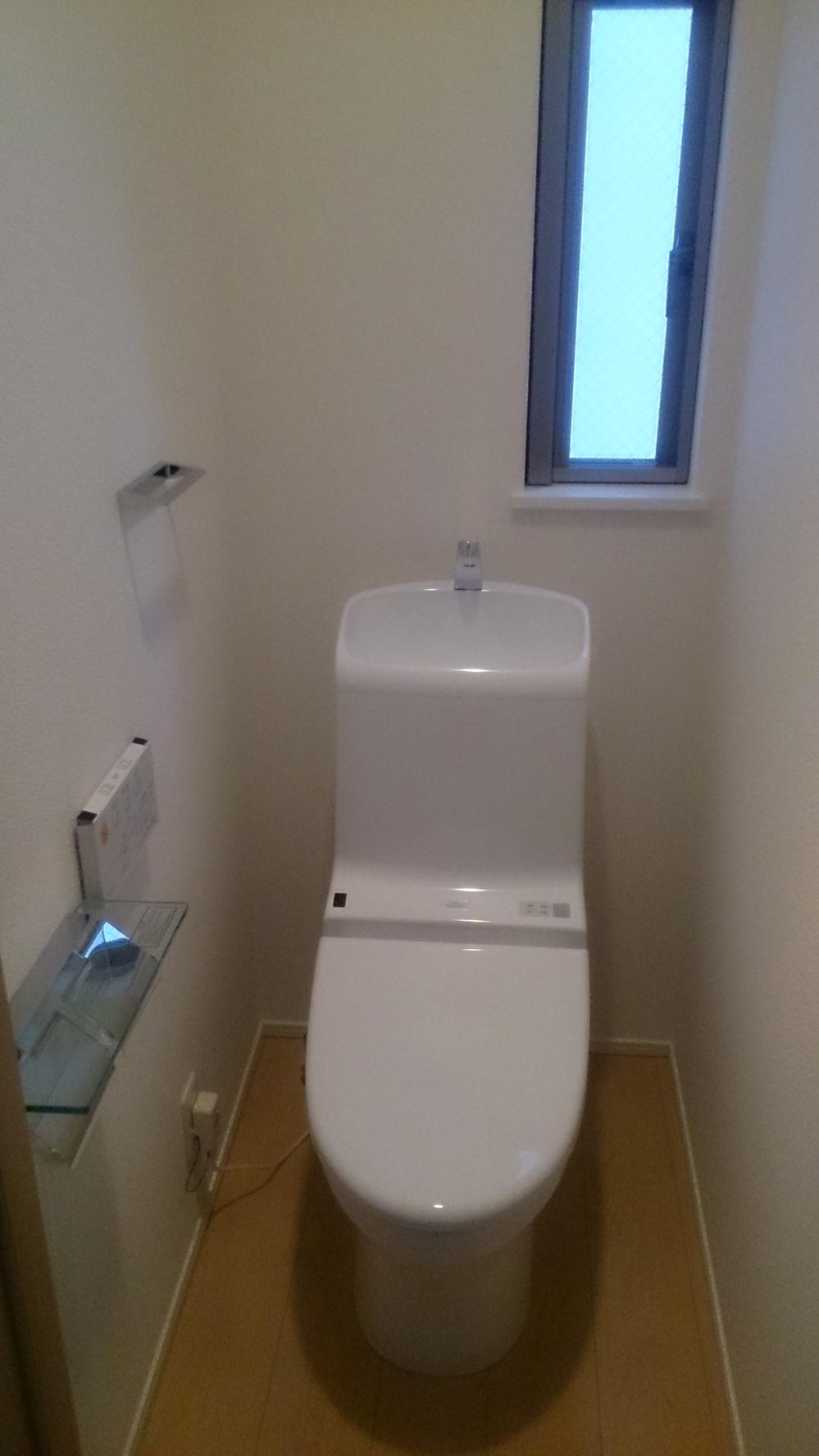 Toilet. Local (12 May 2013) Shooting