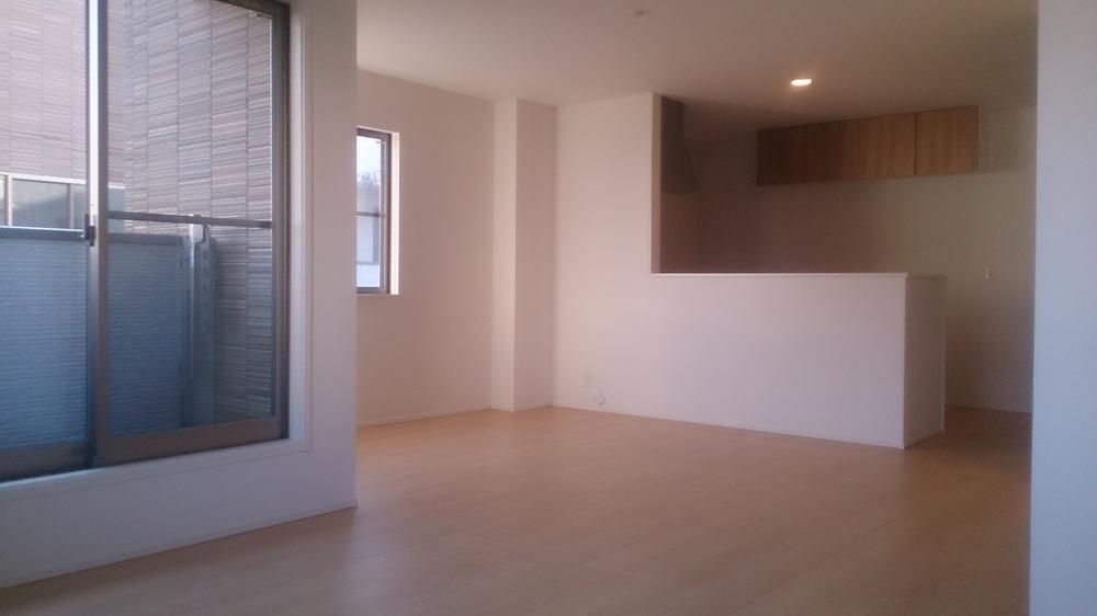 Living. Local (12 May 2013) Shooting