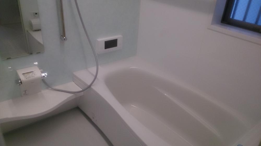 Bathroom. Local (12 May 2013) Shooting