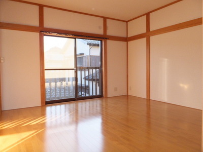 Living and room. Bright 8 quires of Western-style