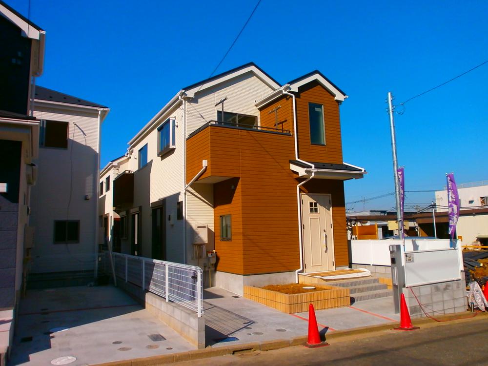 Local photos, including front road. Local (12 May 2013) Shooting. Local no road and the height difference. Good is per yang has been Seddo southeast road.