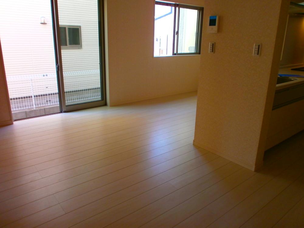 Living. LDK counter kitchen. It seems to be momentum conversation with good per positive living