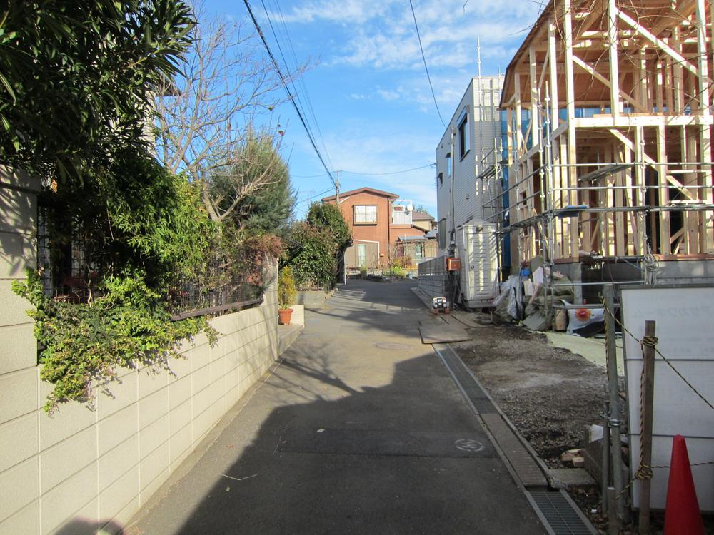 Local photos, including front road. Local (12 May 2013) Shooting