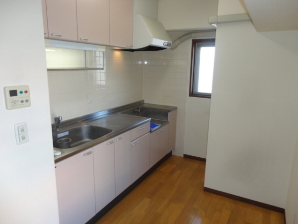 Kitchen. Please see local Come