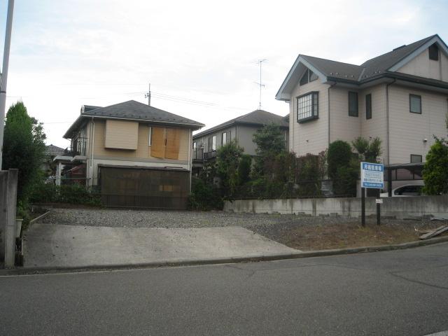 Local land photo. A quiet residential area