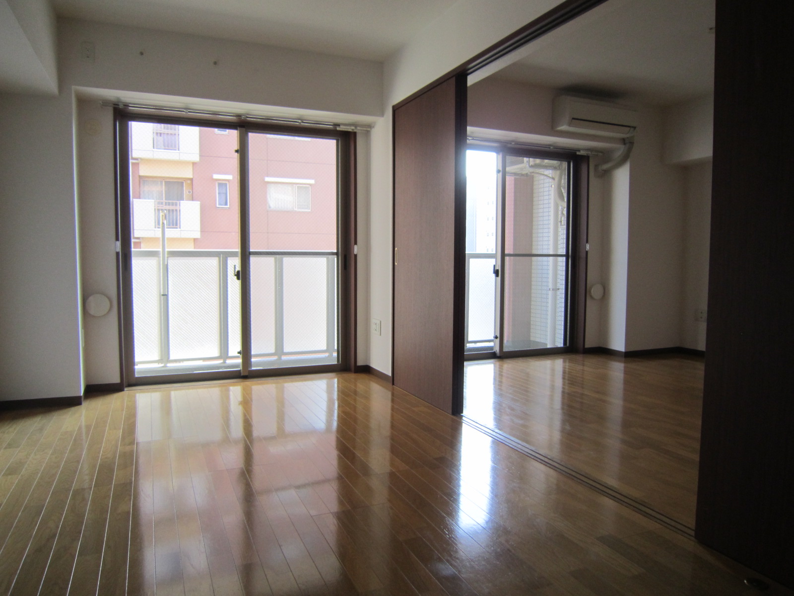 Living and room. Living & Western-style