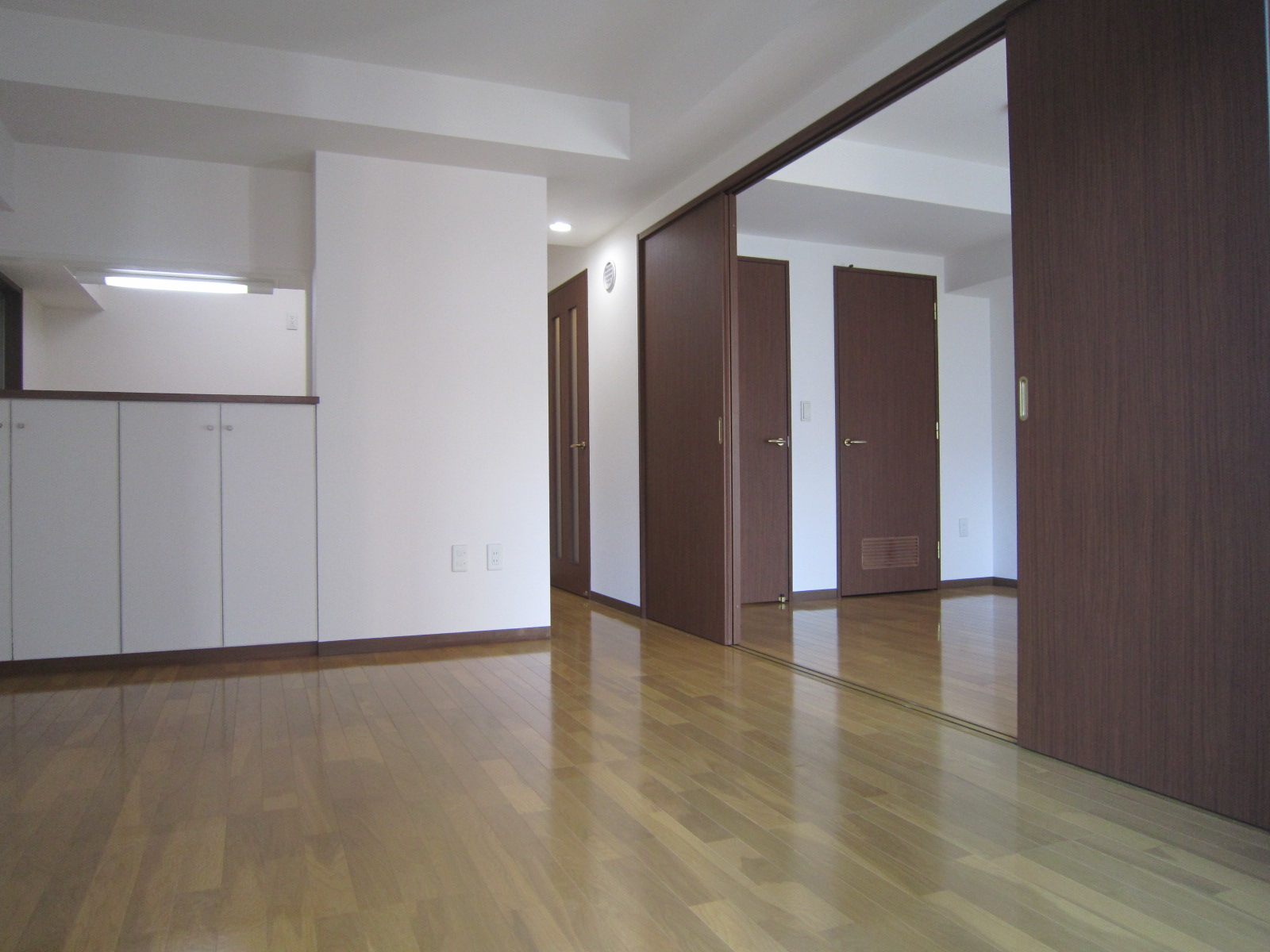 Living and room. Living & Western-style