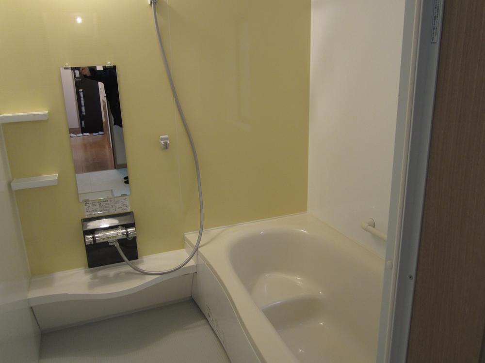 Bathroom. Indoor (11 May 2013) Shooting