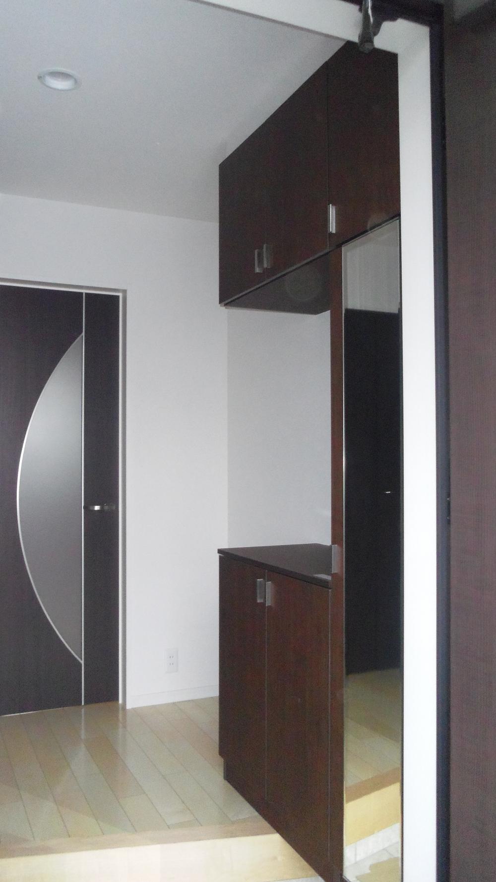 Entrance. Indoor (12 May 2013) Shooting