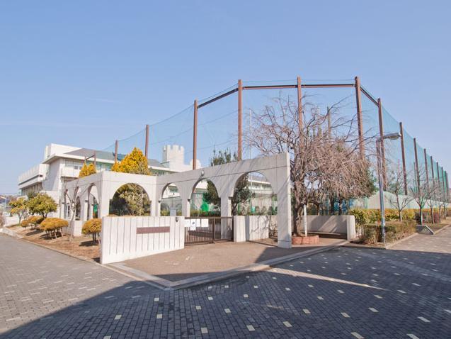 Primary school. 430m to Yokohama Municipal Kita Yamata Elementary School