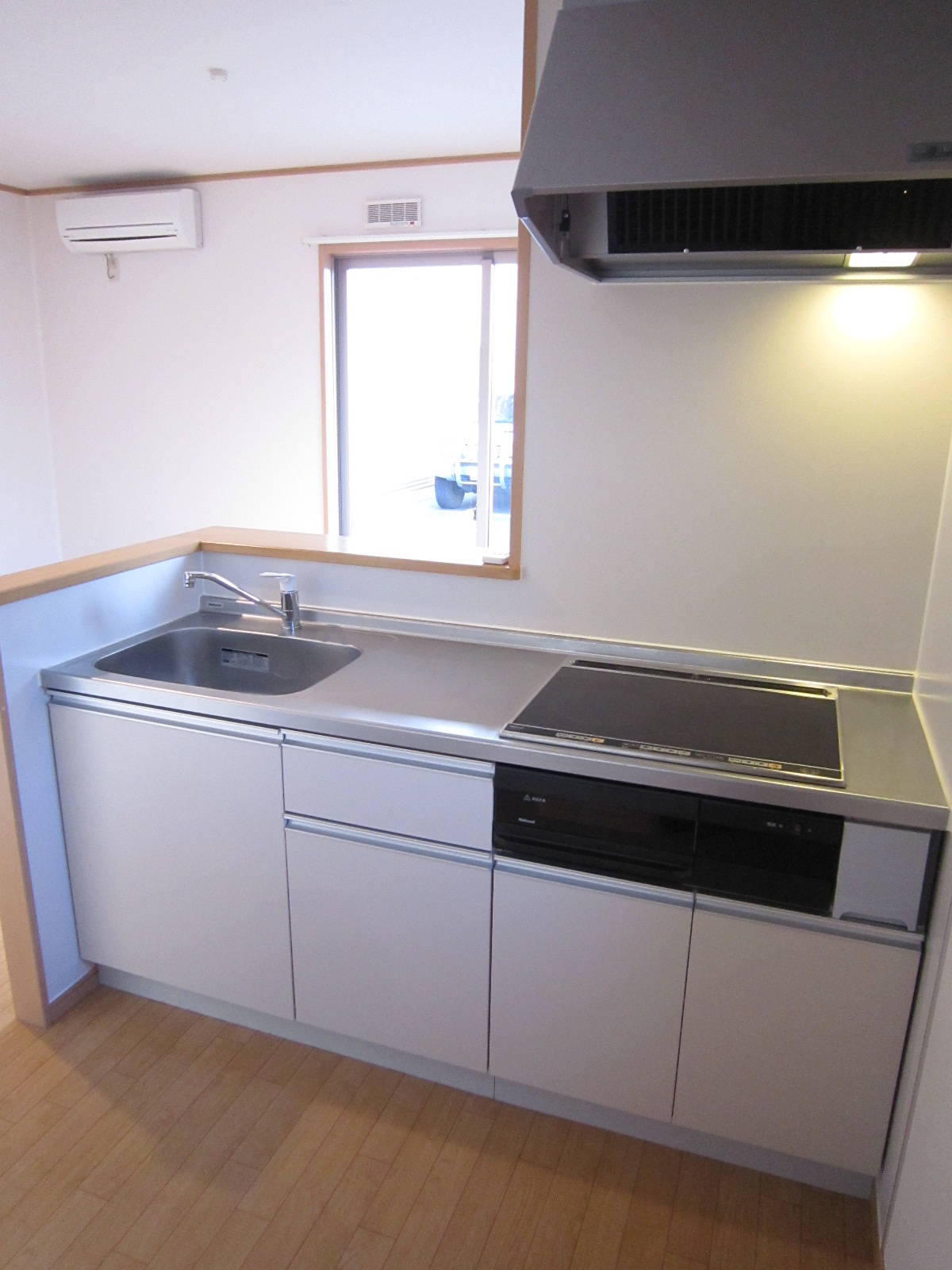 Kitchen. Face-to-face kitchen