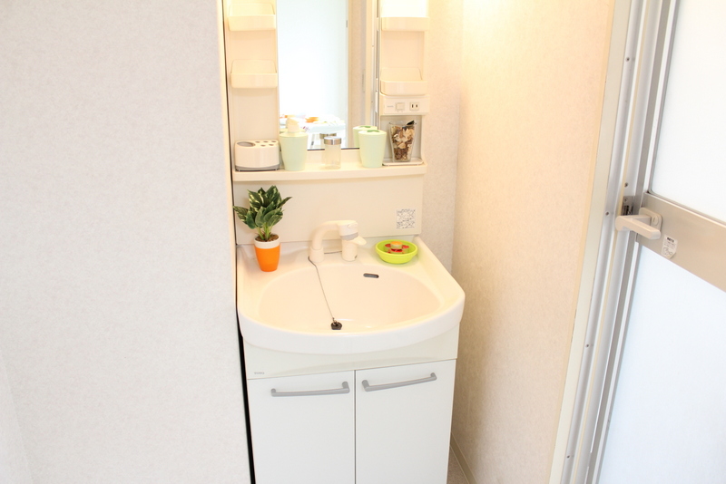 Washroom. Convenient Vanity in the morning of the dressing ☆