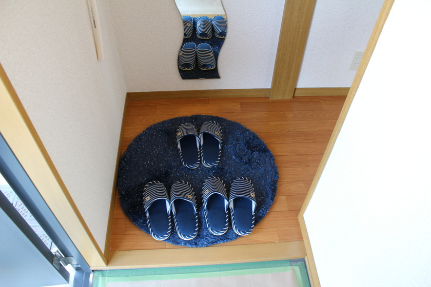 Entrance. Entrance with a large shoe box!