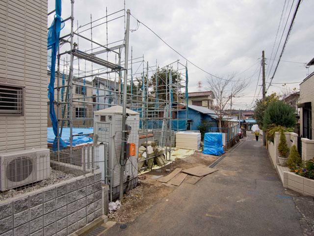 Local photos, including front road. Local (December 9, 2013) Shooting