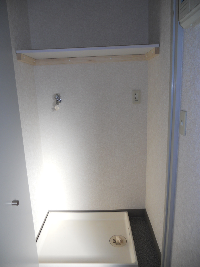 Other Equipment. There is a convenient shelf in the washing machine Storage ☆ 