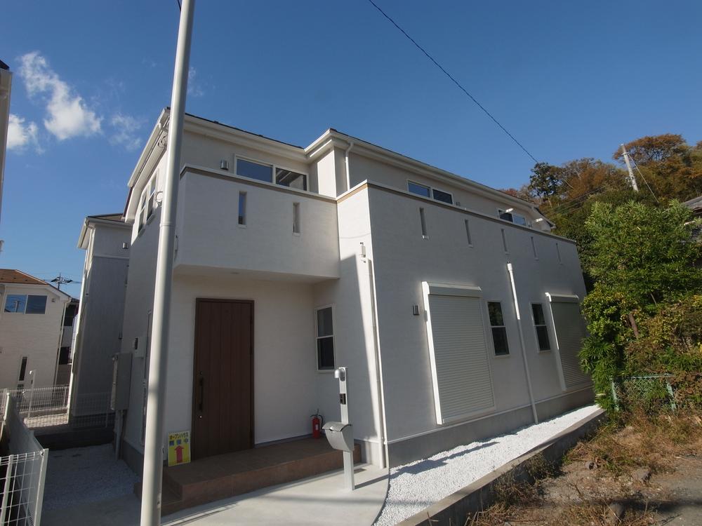 Local appearance photo. Local (11 May 2013) Shooting