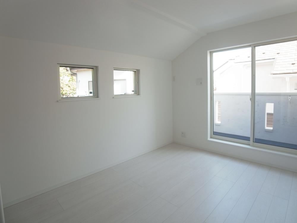 Non-living room. Indoor (11 May 2013) Shooting