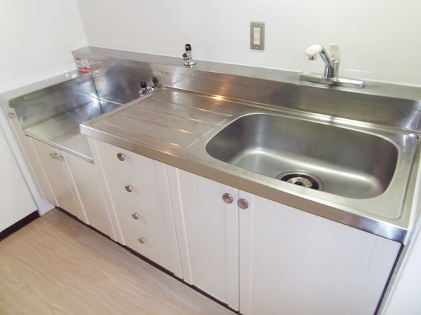 Kitchen. Please see local Come