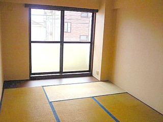Other room space. Tatami exchanges after the tenants decision