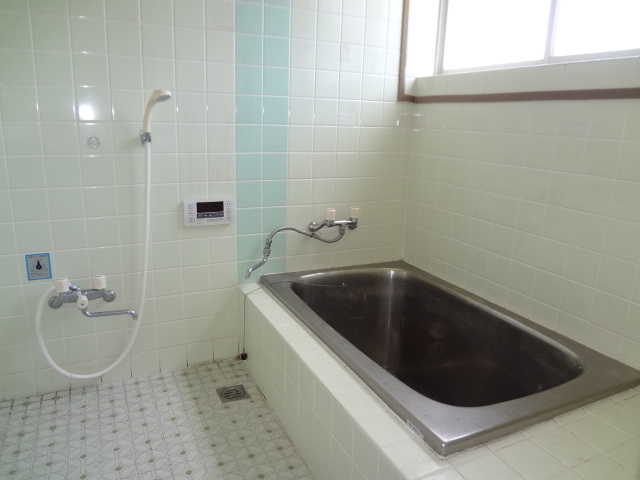 Bath. Bathing is also wide! It is Reheating function with