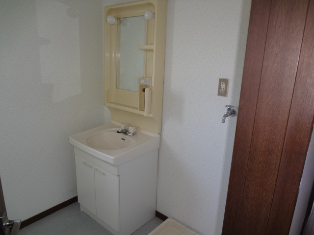 Washroom. Undressing ・ Washroom. Spacious (^^).